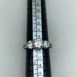 Three Hearts With Brilliant Cut Glass Stones YGI 925 Sterling Silver Ring Size 7